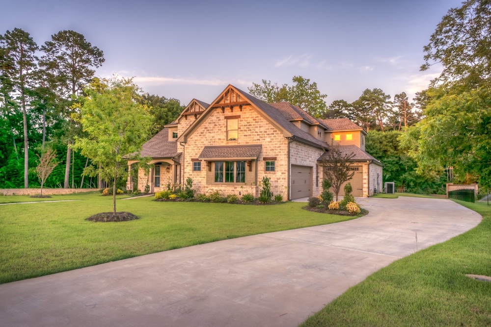 Cozy Country Retreat cottage surrounded by greenery in the UK
